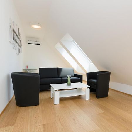 Central Riverside Residences Vienna Room photo